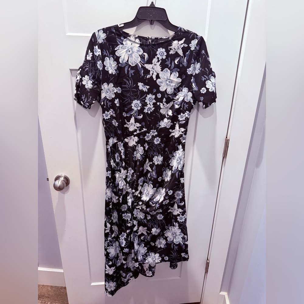 Who What Wear Dress Womens M Black Floral Midi Ruched Short Sleeve